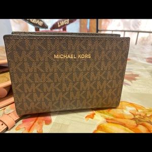 Michael kors cosmetic bag
